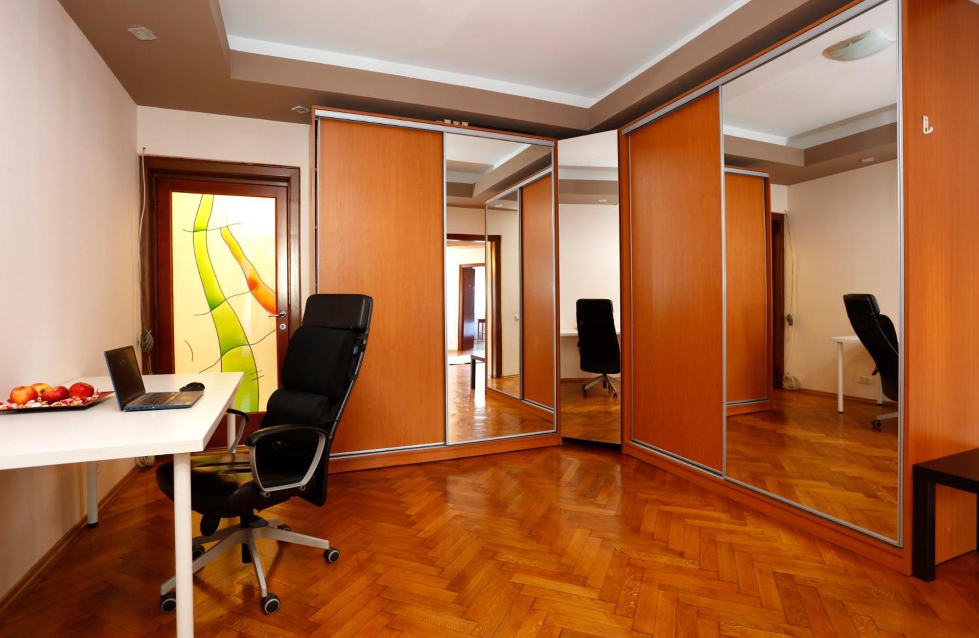 Near Old Town - Chill & Relax - 3Bdr Cozy & Roomy *