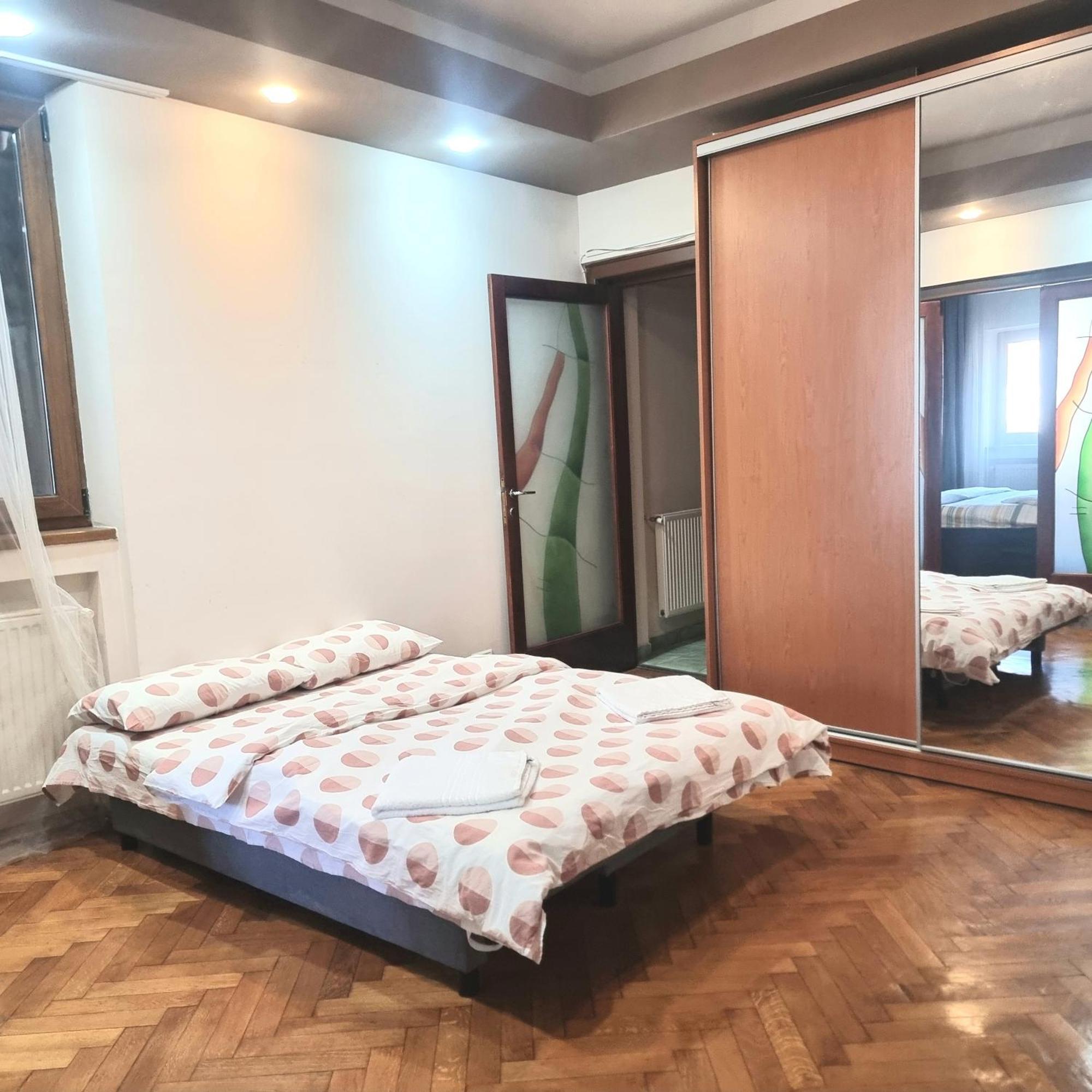 Near Old Town - Chill & Relax - 3Bdr Cozy & Roomy * Bukarest